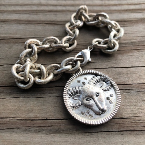 VTG MCM Aries Ram Astrology / Star Sign Silver Toned Oval Chain Link Bracelet - Picture 2 of 10